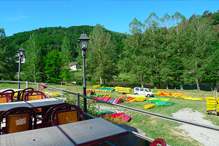 Terrasse à Sioule Loisirs, base multi-activités